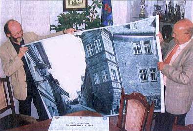 Übergabe des Spendenbetrages von 30.000,00 Euro für die Instandsetzung des Renaissanceerkers an die Stadt Sangerhausen.