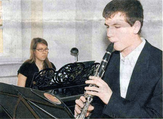 Im Bild: Julia Jira und Richard Jira, musikalische Begleitung zu 20 Jahre Verein für Geschichte von Sangerhausen und Umgebung e.V.